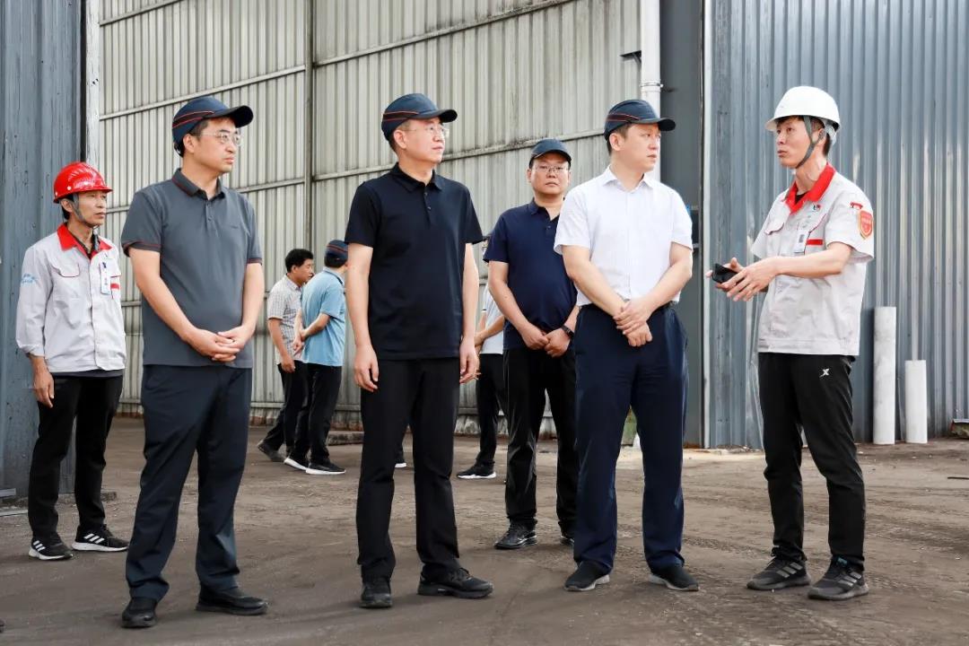 市委常委、副市長(zhǎng)、翼城縣委書記王淵到華翔（翼城）新材料科技園現(xiàn)場(chǎng)辦公